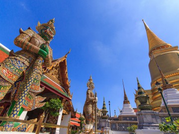 Bangkok EMERUALD BUDDHA TEMPLE